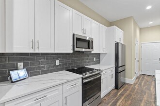 5424 Delmar Blvd in St. Louis, MO - Building Photo - Building Photo