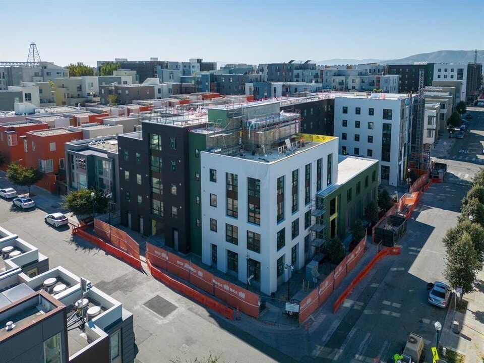 151-351 Friedell St in San Francisco, CA - Building Photo