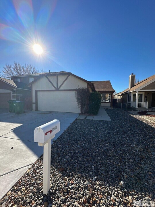 1941 Fargo Way in Sparks, NV - Building Photo