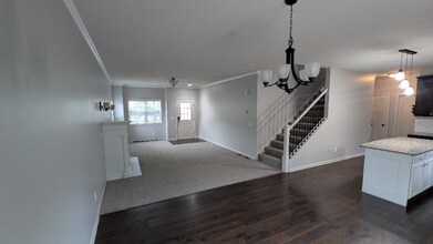 2568 Vierling Dr E in Shakopee, MN - Building Photo - Building Photo