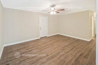 10645 Stonewall Rd in Huntersville, NC - Foto de edificio - Building Photo