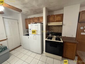 148 Saratoga St, Unit 3 in Boston, MA - Foto de edificio - Building Photo