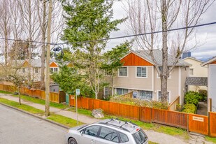 3401 43rd Av E in Vancouver, BC - Building Photo
