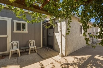 5862 Beck Ave in North Hollywood, CA - Building Photo - Building Photo