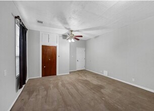 2418 Delafield St in Houston, TX - Building Photo - Building Photo