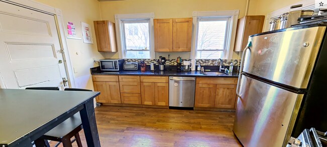 3 Kinnaird St, Unit 1 in Cambridge, MA - Building Photo - Building Photo