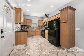 422 Cadwell Ave NW in Grand Rapids, MI - Building Photo - Building Photo