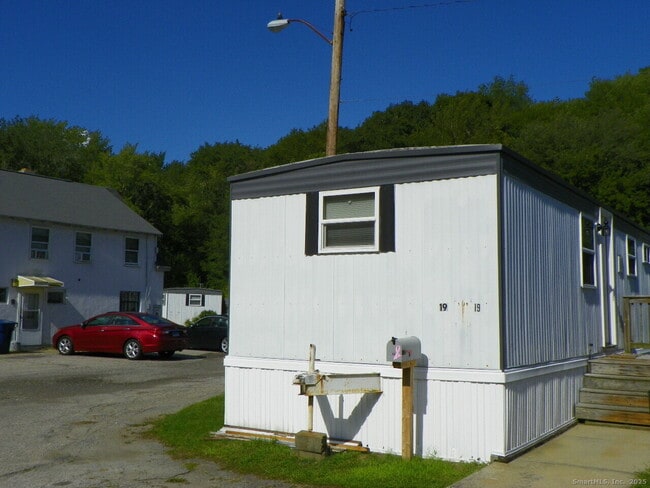 property at 20 Woodland Dr