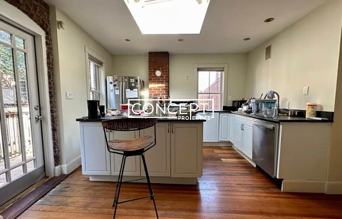 149 Highland St in Boston, MA - Building Photo