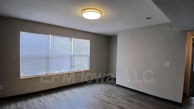 60 Miller Ave SW in Cedar Rapids, IA - Building Photo - Building Photo