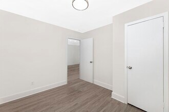 423 Avenue C in Bayonne, NJ - Foto de edificio - Building Photo