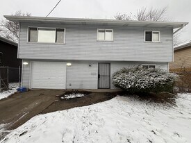 6826 E 3rd Ave in Gary, IN - Building Photo