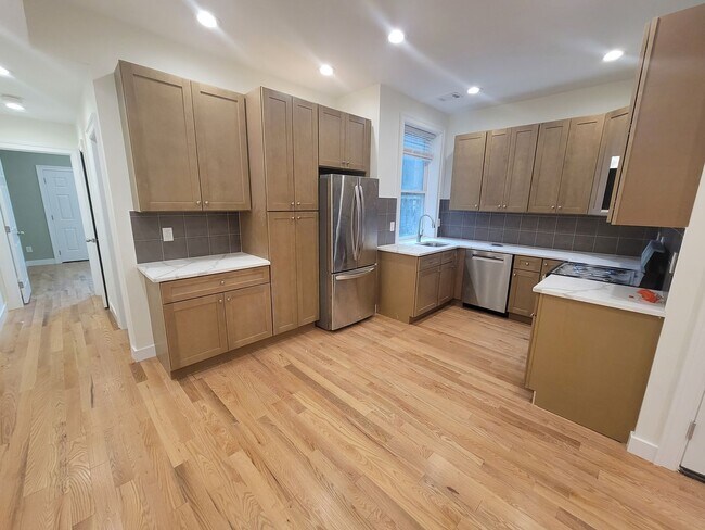 2931 N Calvert St in Baltimore, MD - Building Photo - Building Photo