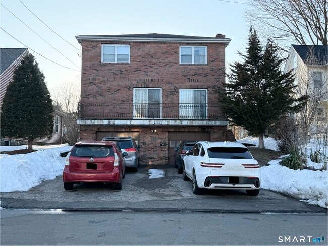 50 Emmett Ave in Derby, CT - Building Photo - Building Photo