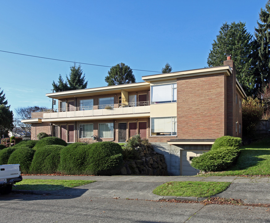 1920 N 36th St in Seattle, WA - Building Photo