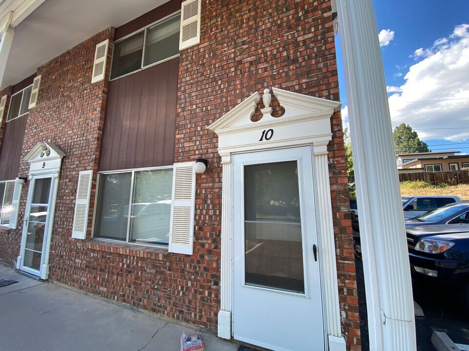 901 Florida Rd in Durango, CO - Foto de edificio