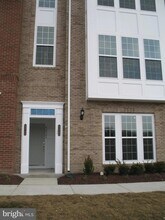 42784 Lauder Terrace in Ashburn, VA - Building Photo - Building Photo