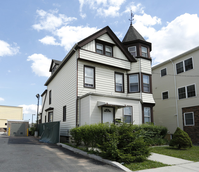 153-155 Jefferson Ave in Elizabeth, NJ - Foto de edificio - Building Photo