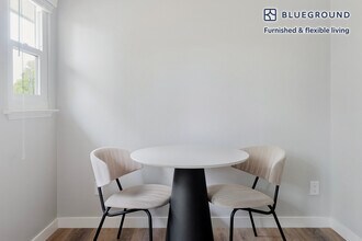 838 Roble Ave in Menlo Park, CA - Foto de edificio - Building Photo