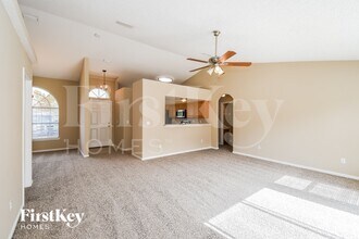 3692 Arava Dr in Green Cove Springs, FL - Foto de edificio - Building Photo