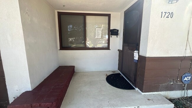 1720 E Ave Q-6 in Palmdale, CA - Building Photo - Building Photo