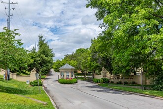 Lion's Head Condominiums in Nashville, TN - Building Photo - Building Photo