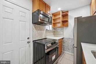 1039 W Russell St in Philadelphia, PA - Building Photo - Building Photo