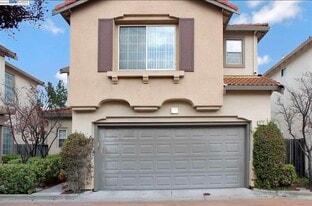 2213 Wigeon Ct in San Leandro, CA - Building Photo