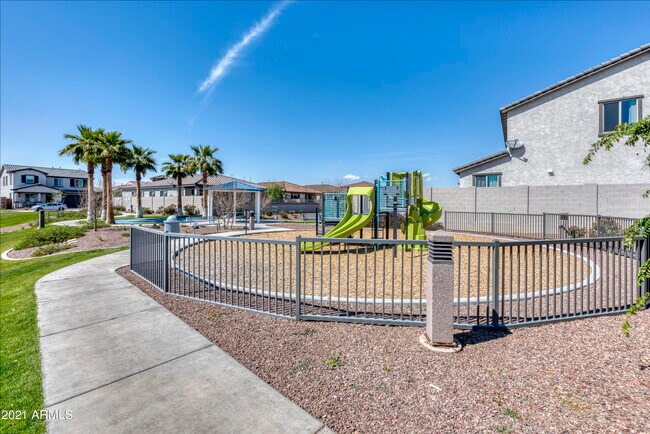 8410 W Palmaire Ave in Glendale, AZ - Building Photo - Building Photo