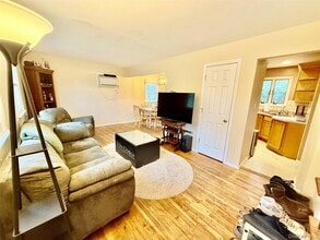 22 Van Wicklen Ct in Northport, NY - Building Photo - Building Photo