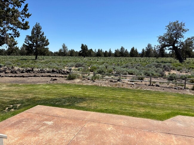 20865 Dione Way in Bend, OR - Building Photo - Building Photo