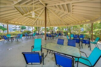 5900 NW 44th St, Unit 704 in Lauderhill, FL - Foto de edificio - Building Photo