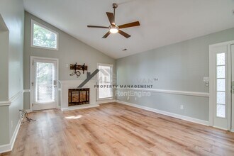 5500 Fortunes Ridge Dr in Durham, NC - Building Photo - Building Photo