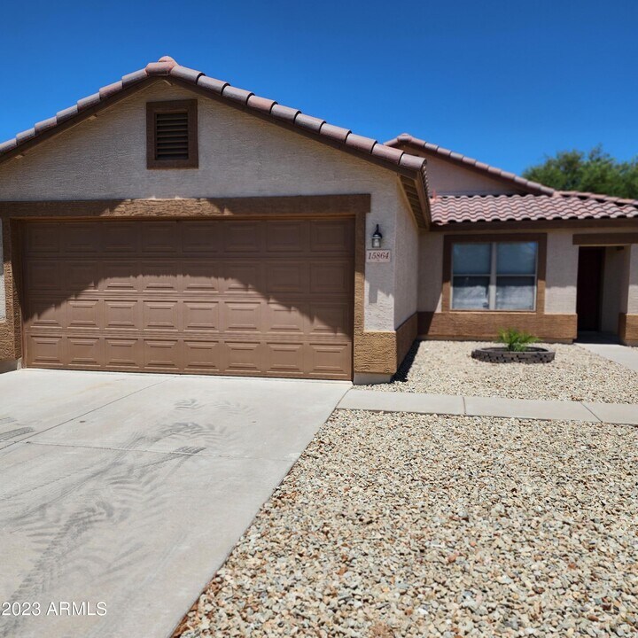 15864 W Evans Dr in Surprise, AZ - Building Photo