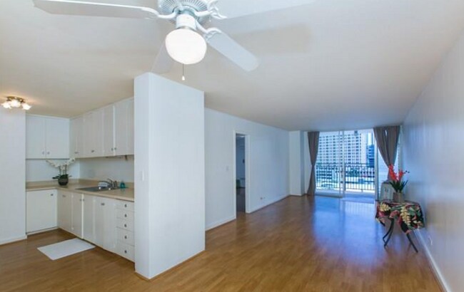1610 Kanunu St-Unit -903 in Honolulu, HI - Building Photo - Building Photo