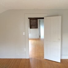 23 Alexander St, Unit 2 in Rochester, NY - Foto de edificio - Building Photo