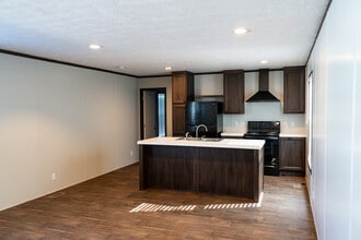 111 Palomino Dr in Sanger, TX - Building Photo - Building Photo