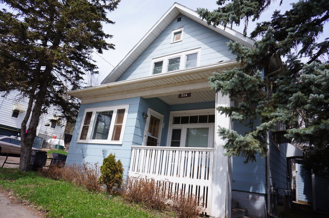714 N 24th Ave W in Duluth, MN - Building Photo