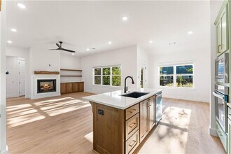 2 Kolman Ln in Bella Vista, AR - Building Photo - Building Photo