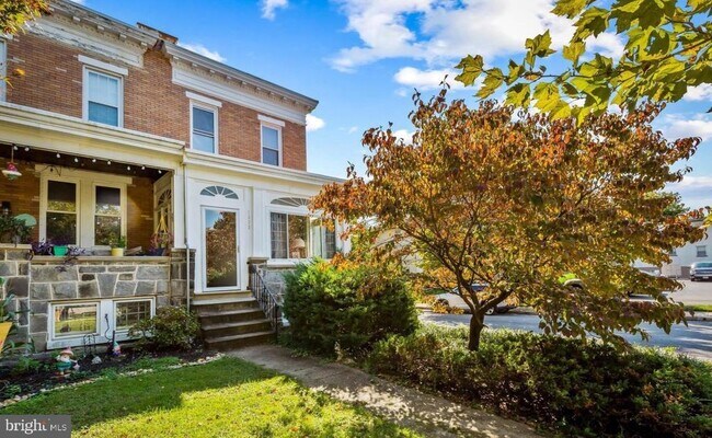 property at 1333 W 40th St