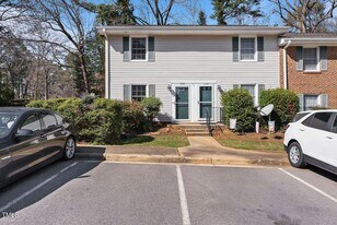 1020 Nottingham Ct in Cary, NC - Building Photo