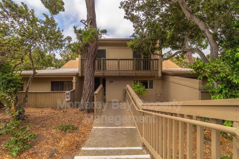 29 Montsalas Dr in Monterey, CA - Building Photo