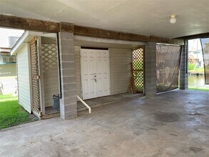 585 Warsaw Dr in Bayou Vista, TX - Building Photo - Building Photo