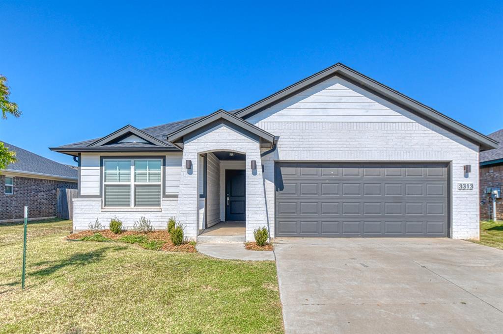 3313 Mt Nebo Dr in Yukon, OK - Foto de edificio