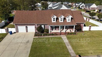 2794 Arbor Grove Ct in Fayetteville, NC - Building Photo