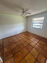 6031 Shakerwood Cir, Unit 201 in Tamarac, FL - Foto de edificio - Building Photo