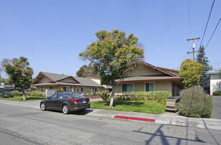 The Chalet at Curtner Apartments