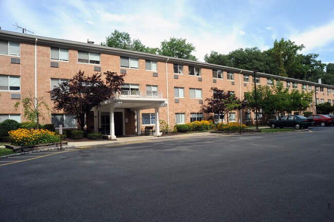 Woodlands at Ramsey in Ramsey, NJ - Building Photo - Building Photo