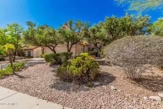 816 E Forest Hills Dr in Phoenix, AZ - Building Photo - Building Photo