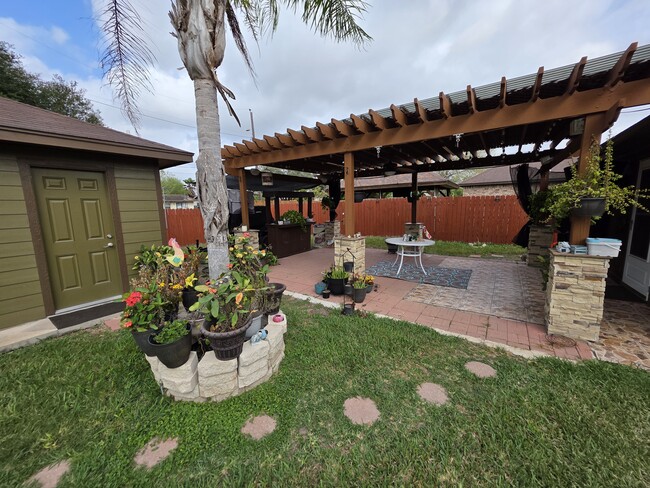 209 La Silla Dr